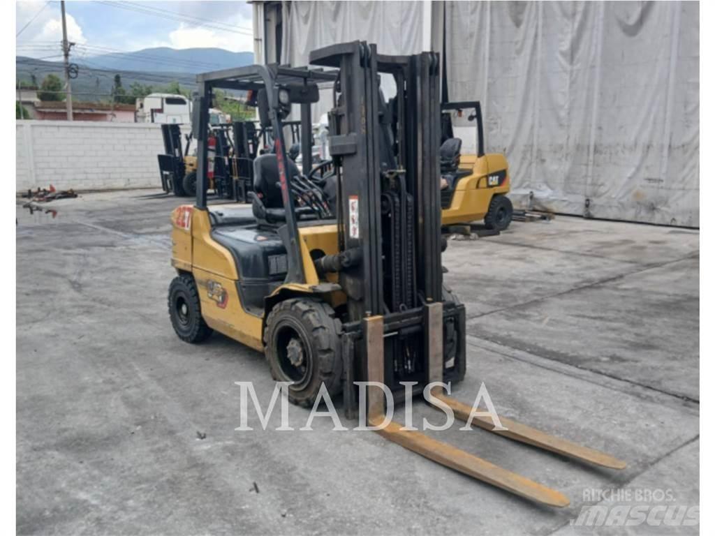 CAT LIFT TRUCKS DP30NM Dizelski viljuškari