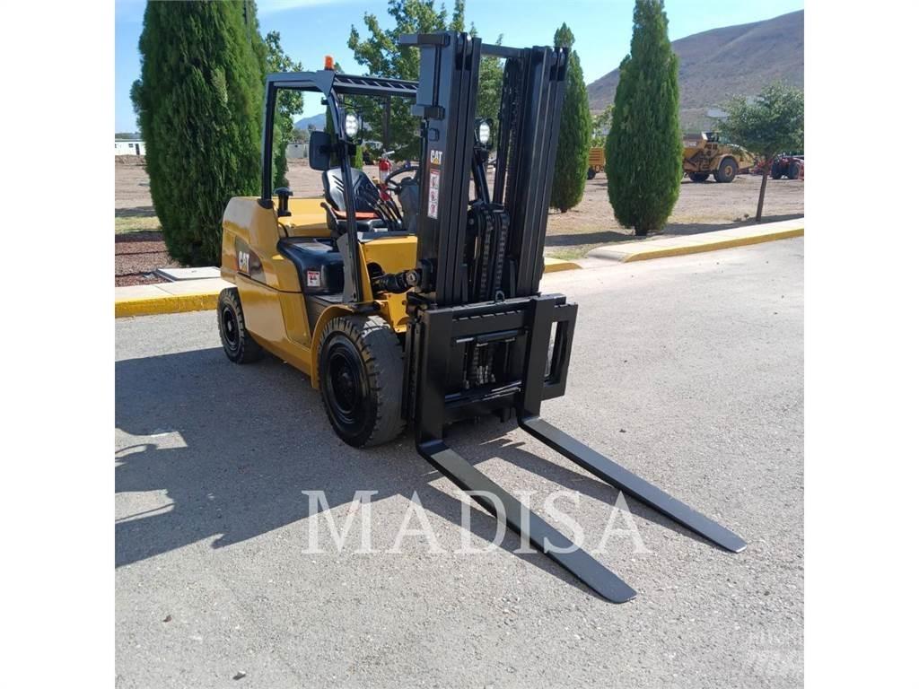 CAT LIFT TRUCKS DP50NM Dizelski viljuškari