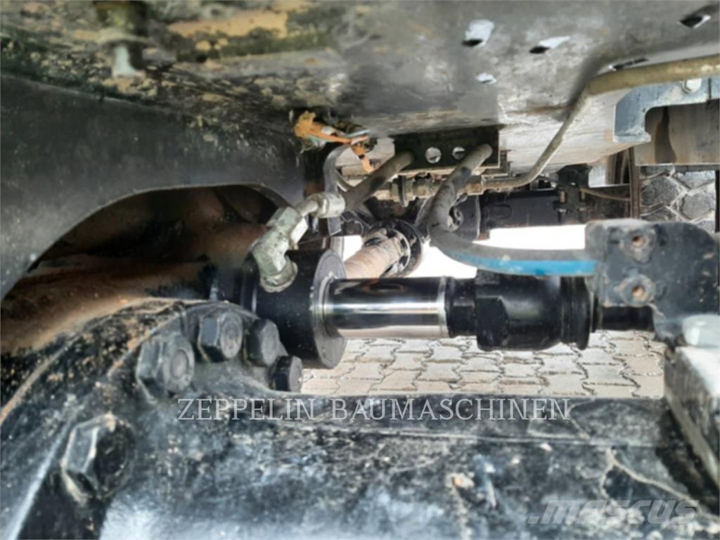 CAT M318-07A Bageri točkaši