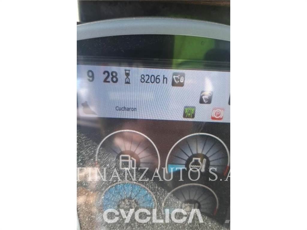 CAT MH3024 Bageri točkaši