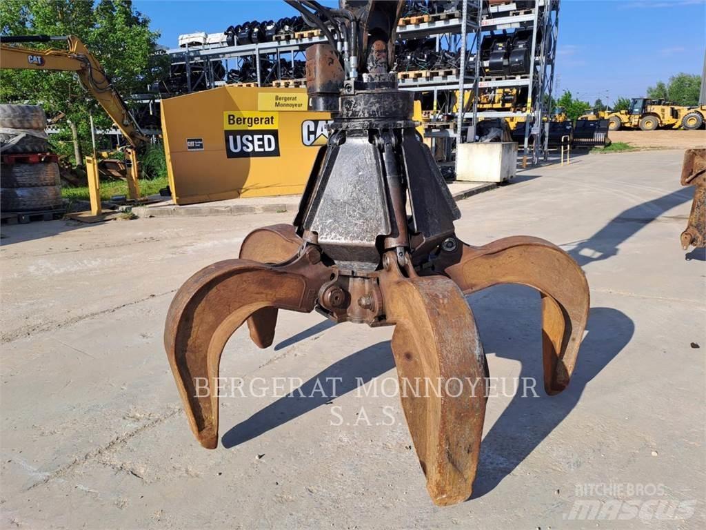 CAT MH3026 Bageri točkaši