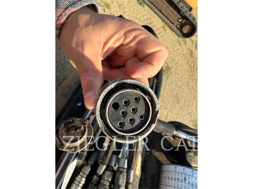 CAT PC205 Skid steer mini utovarivači