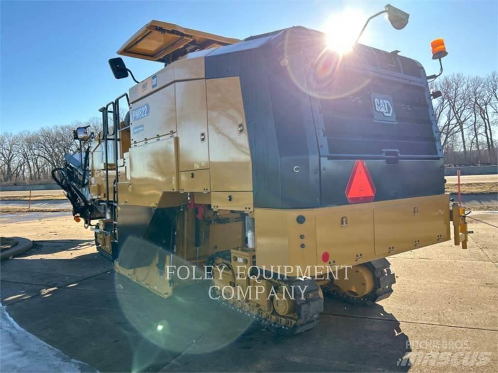 CAT PM822 Asfaltni finišeri