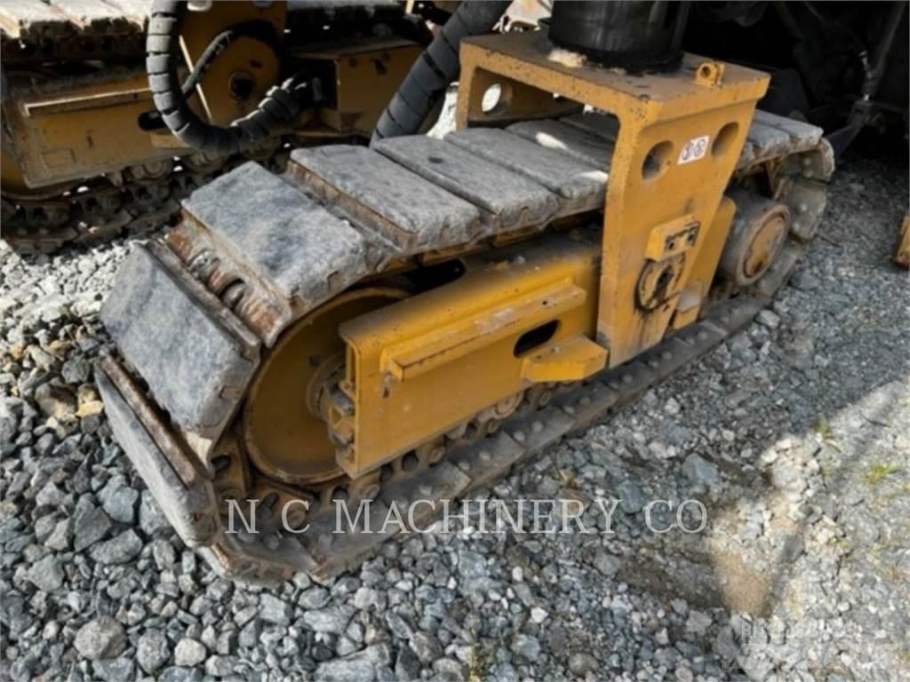 CAT PM825 Asfaltni finišeri