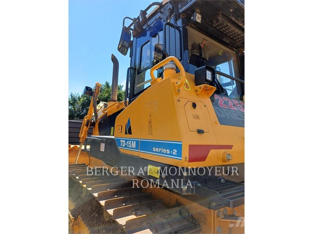 CAT TD-15M Buldožeri guseničari