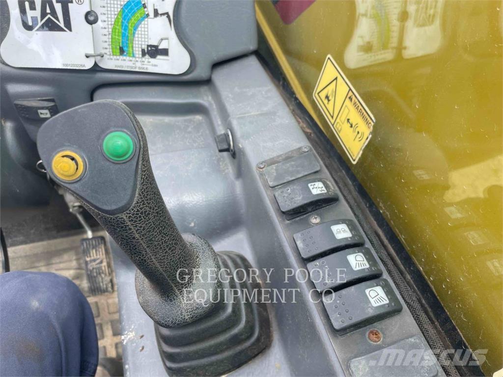 CAT TH255C Teleskopski viljuškari