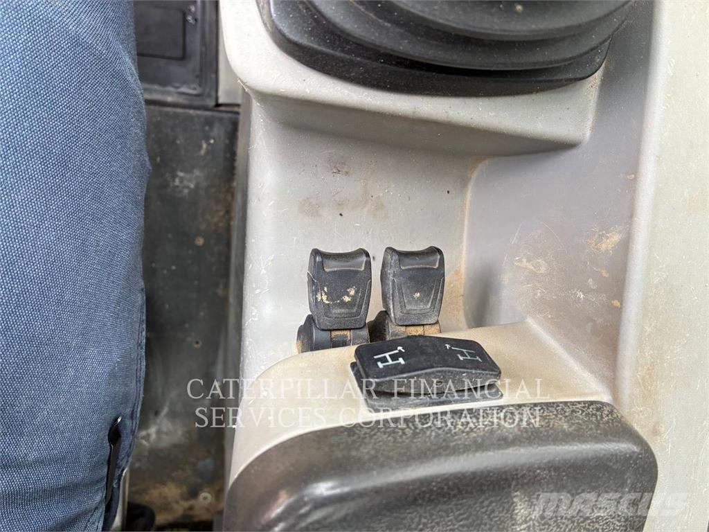 CAT TL1055D Teleskopski viljuškari