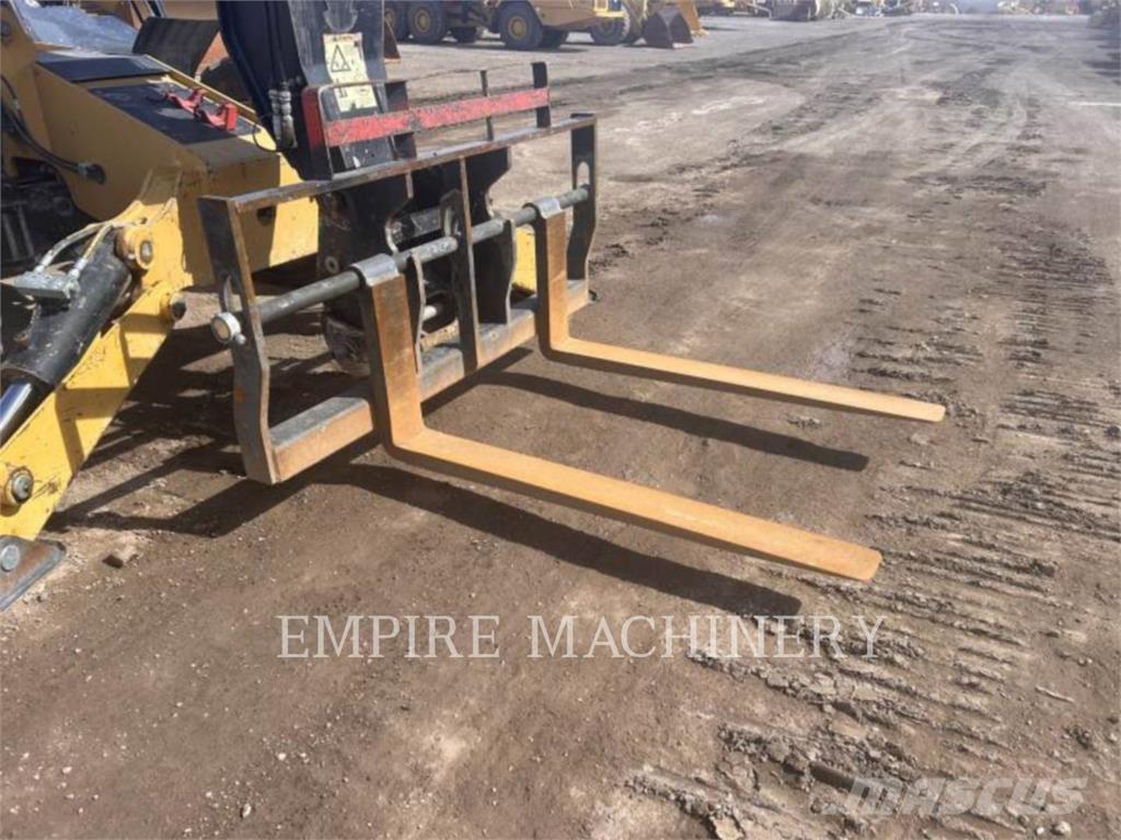 CAT TL1055D Teleskopski viljuškari