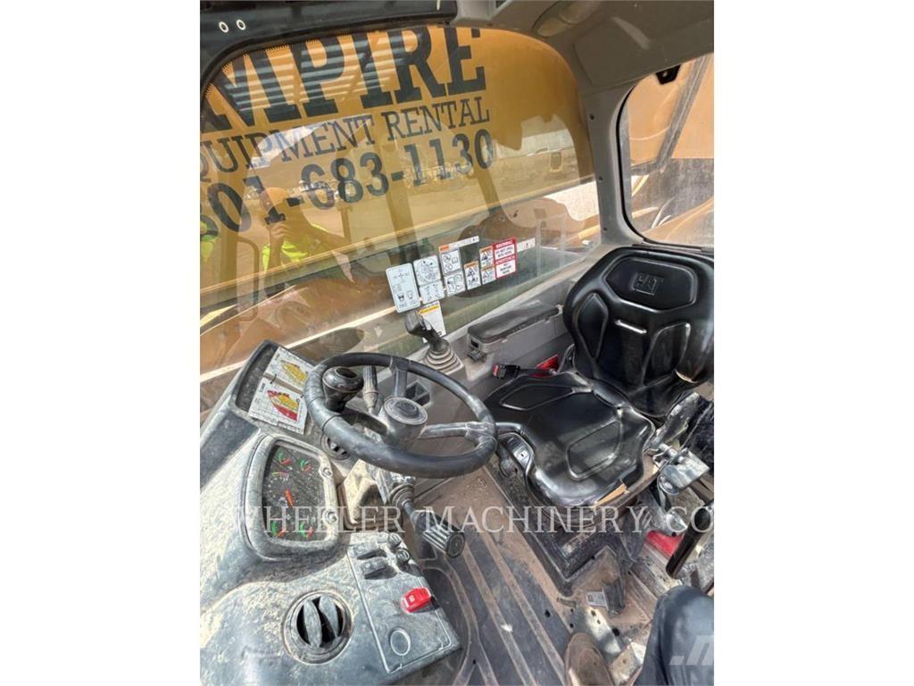 CAT TL1055D CB Teleskopski viljuškari