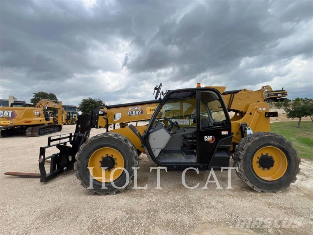 CAT TL642 Teleskopski viljuškari