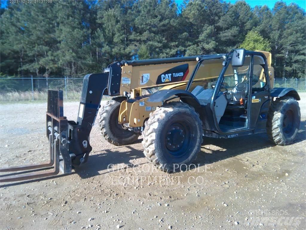 CAT TL642D Teleskopski viljuškari