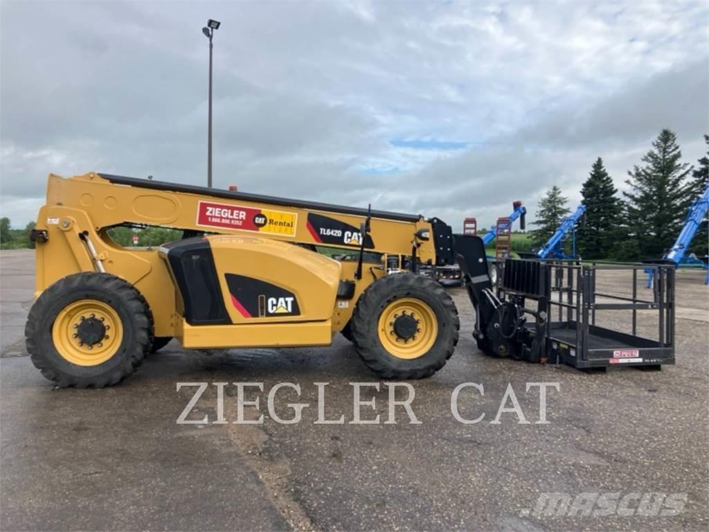 CAT TL642D Teleskopski viljuškari