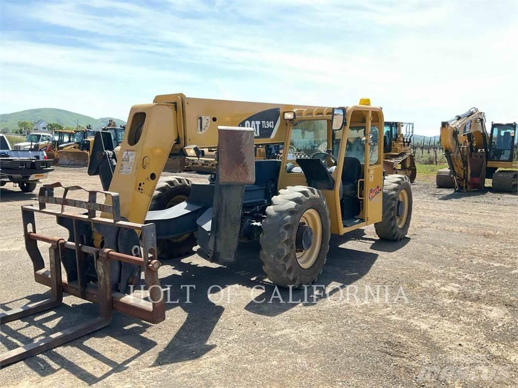 CAT TL943 Teleskopski viljuškari