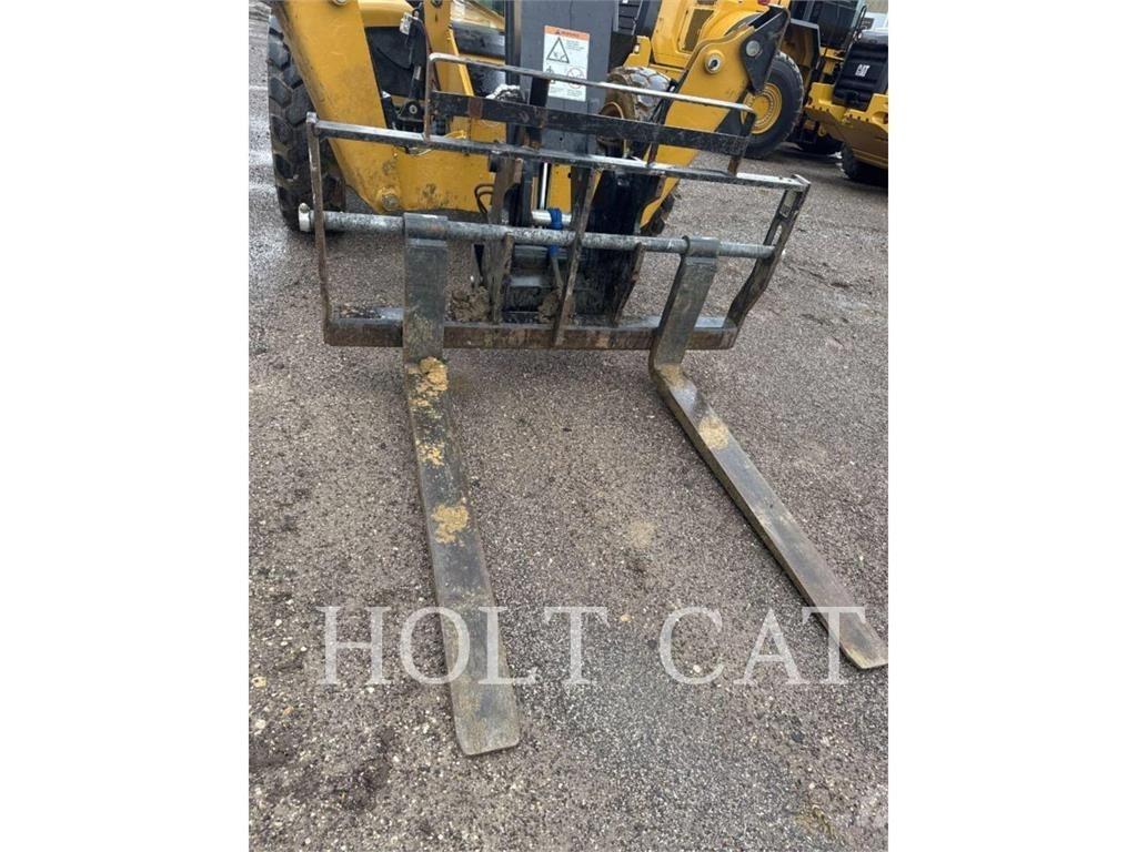 CAT TL943 Teleskopski viljuškari