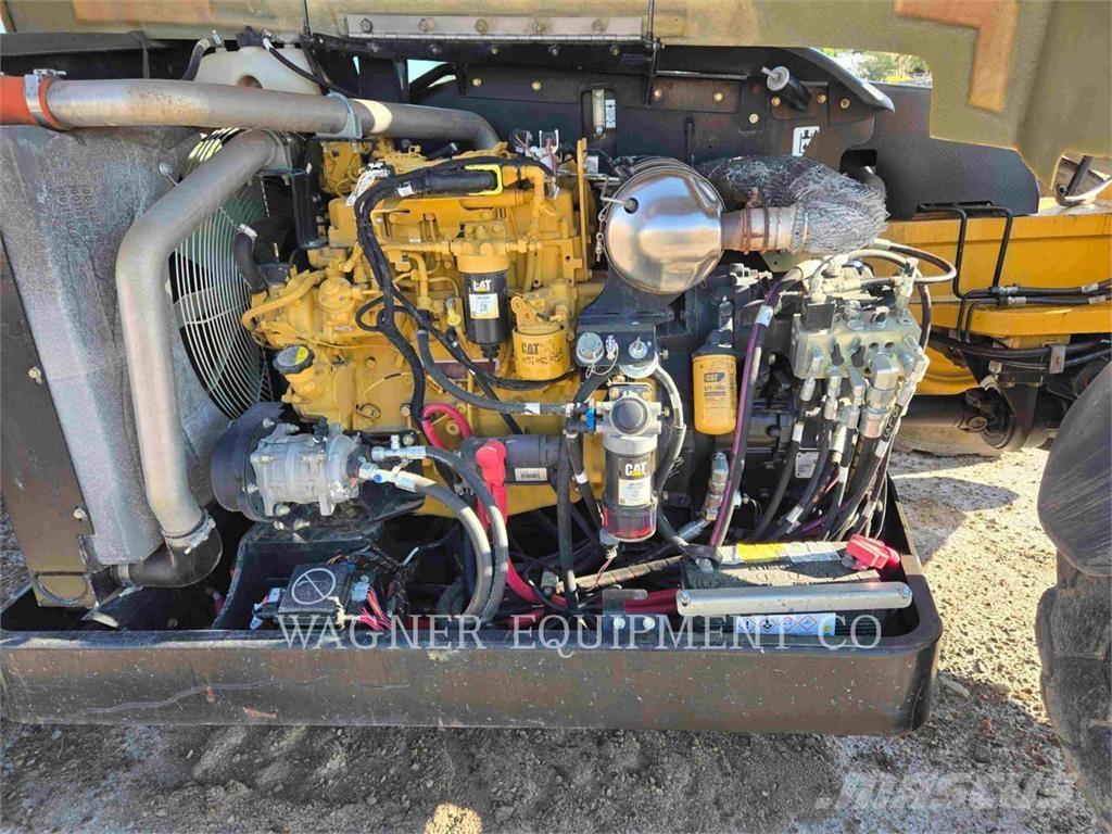 CAT TL943C Teleskopski viljuškari