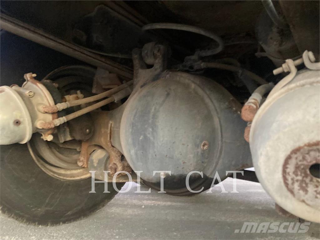 Ford L8000 Kamioni cisterne