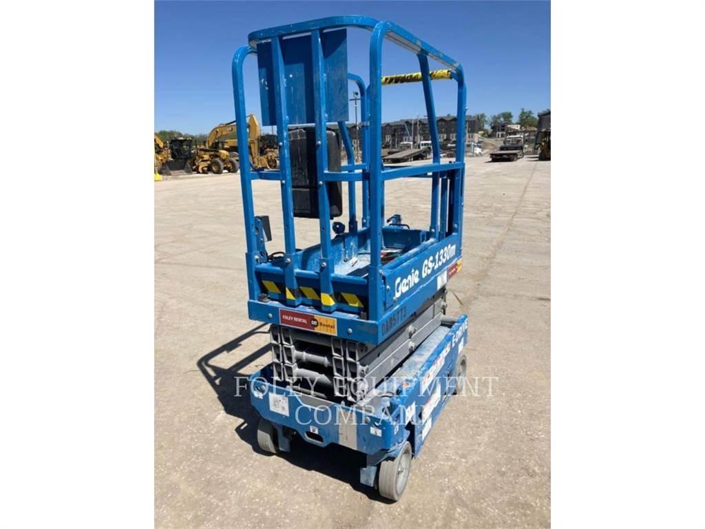 Genie GS1330 Makazaste platforme