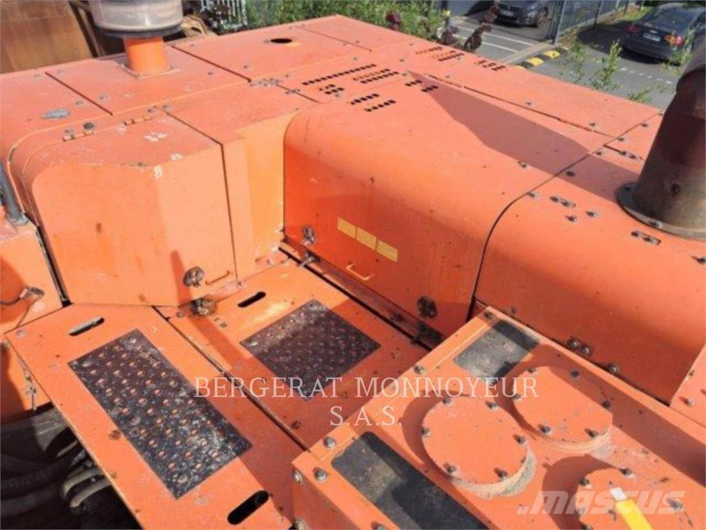 Hitachi ZX 670 45 Bageri guseničari