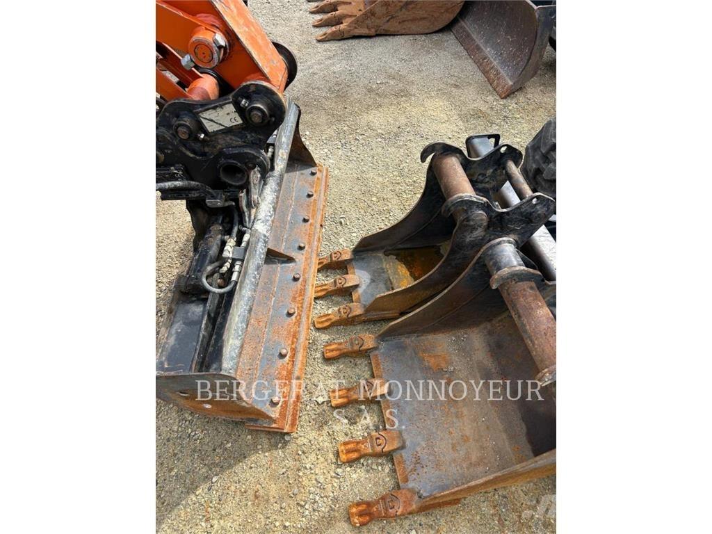 Hitachi ZX26U-6 Bageri guseničari