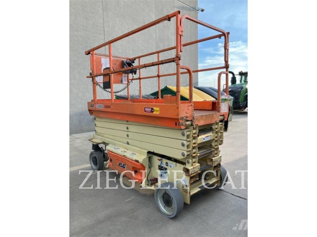 JLG 3246ES Makazaste platforme