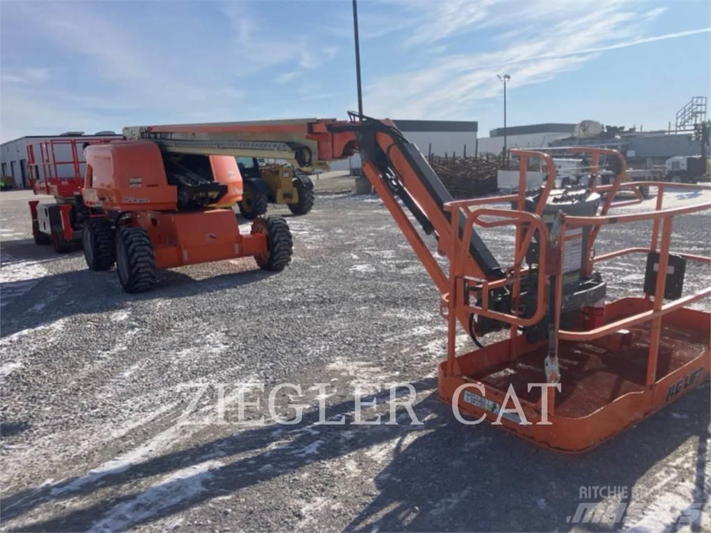 JLG 660SJ Zglobne podizne platforme