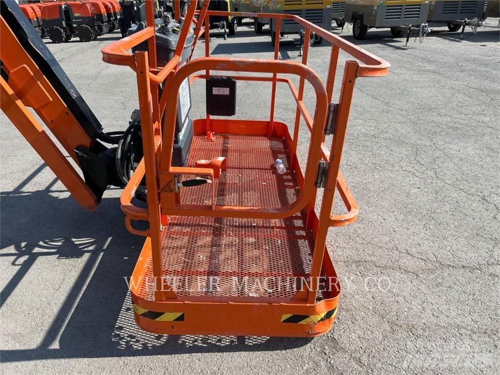 JLG 660SJ SP Zglobne podizne platforme