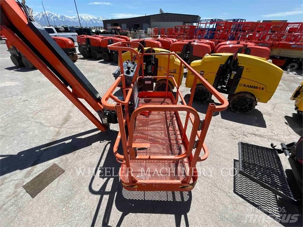 JLG 860SJ SP Zglobne podizne platforme