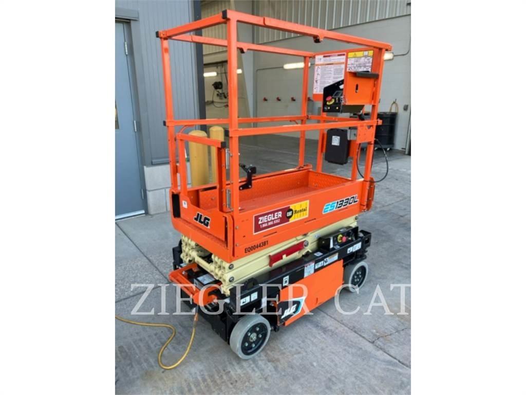 JLG ES1330L Makazaste platforme