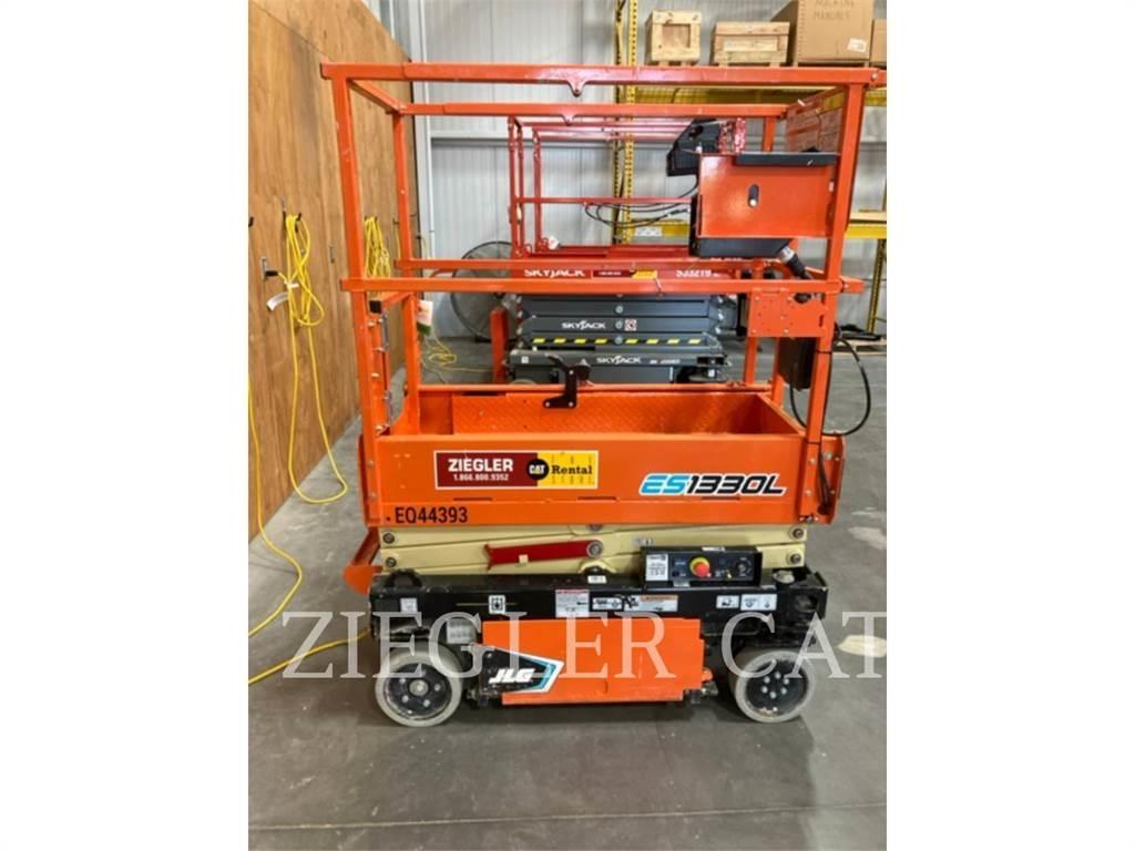 JLG ES1330L Makazaste platforme
