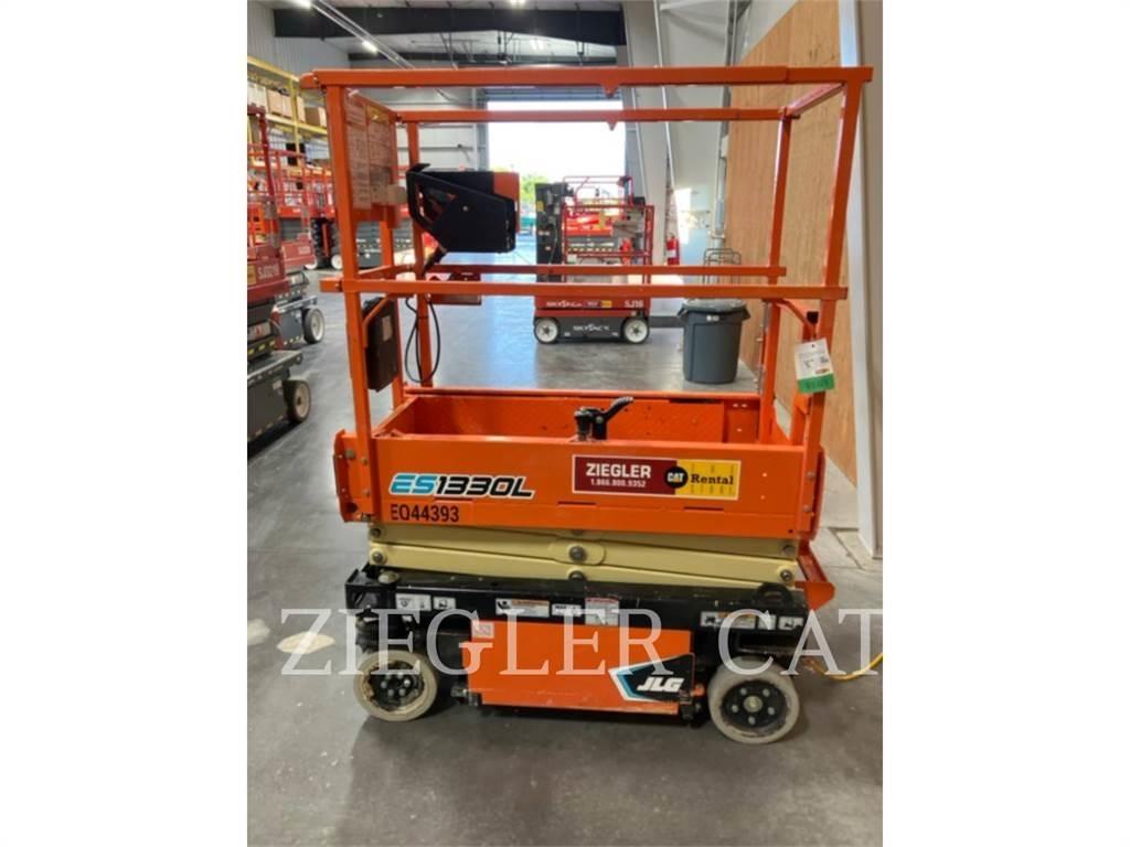 JLG ES1330L Makazaste platforme
