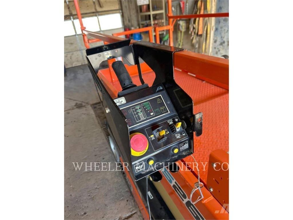 JLG ES2646 Makazaste platforme