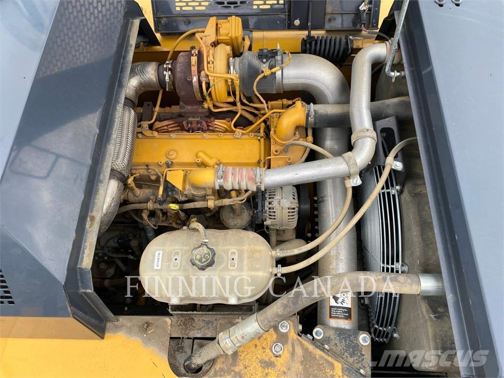 John Deere 210G Bageri guseničari