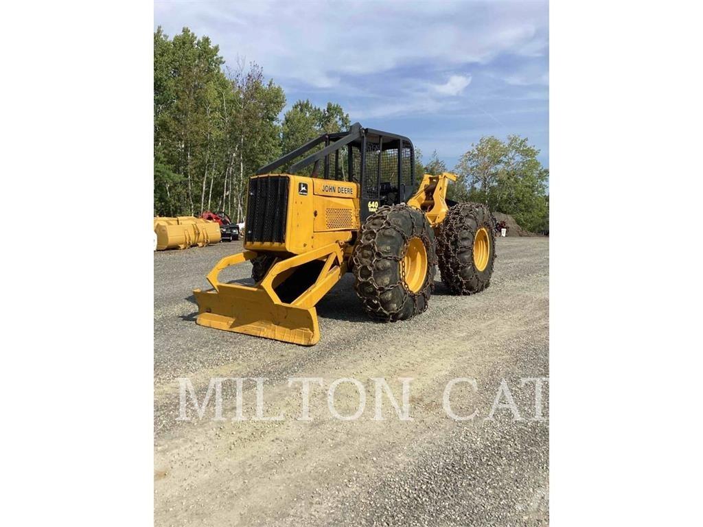 John Deere 640 Skideri