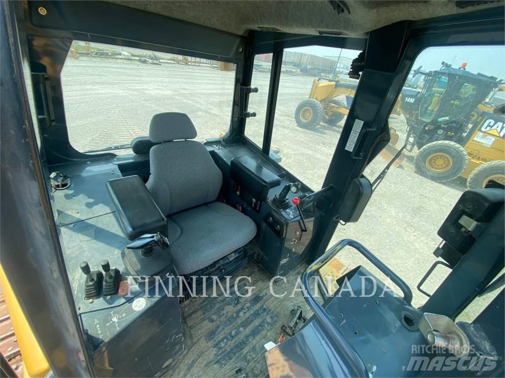 John Deere 750J Buldožeri guseničari