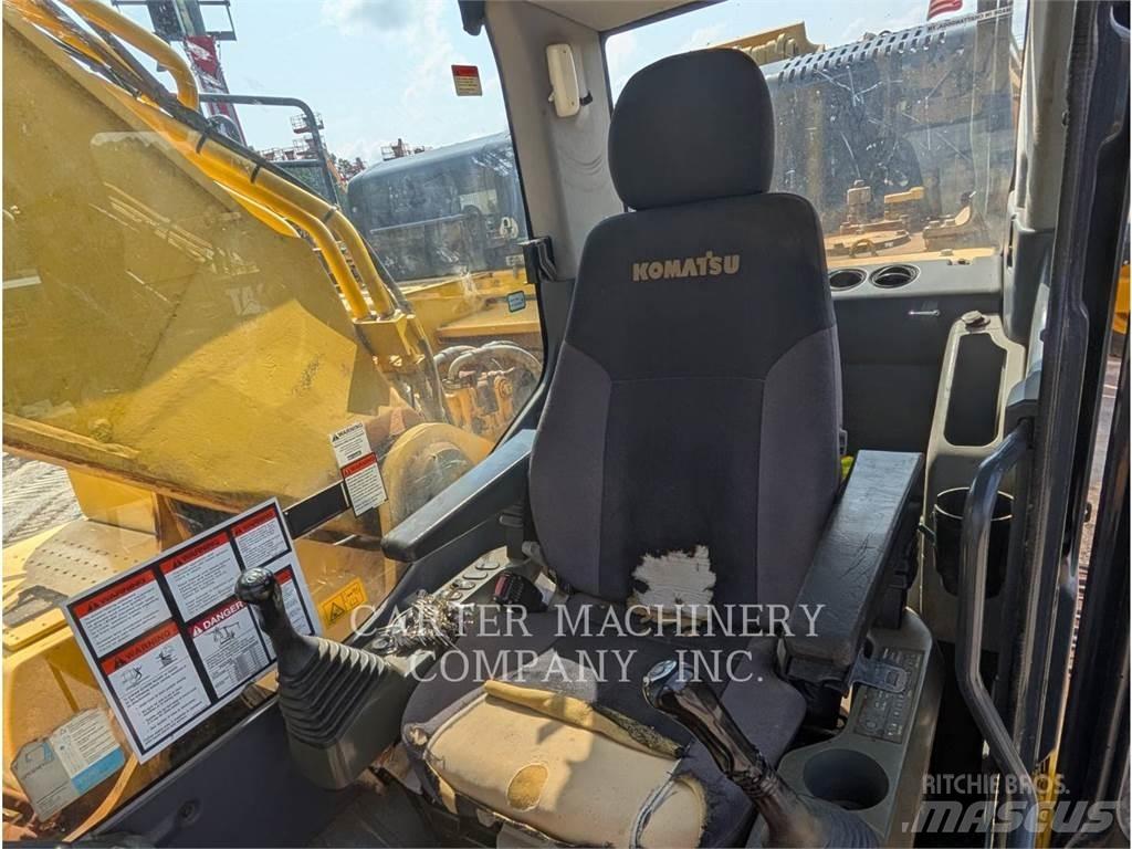 Komatsu PC490 Bageri guseničari