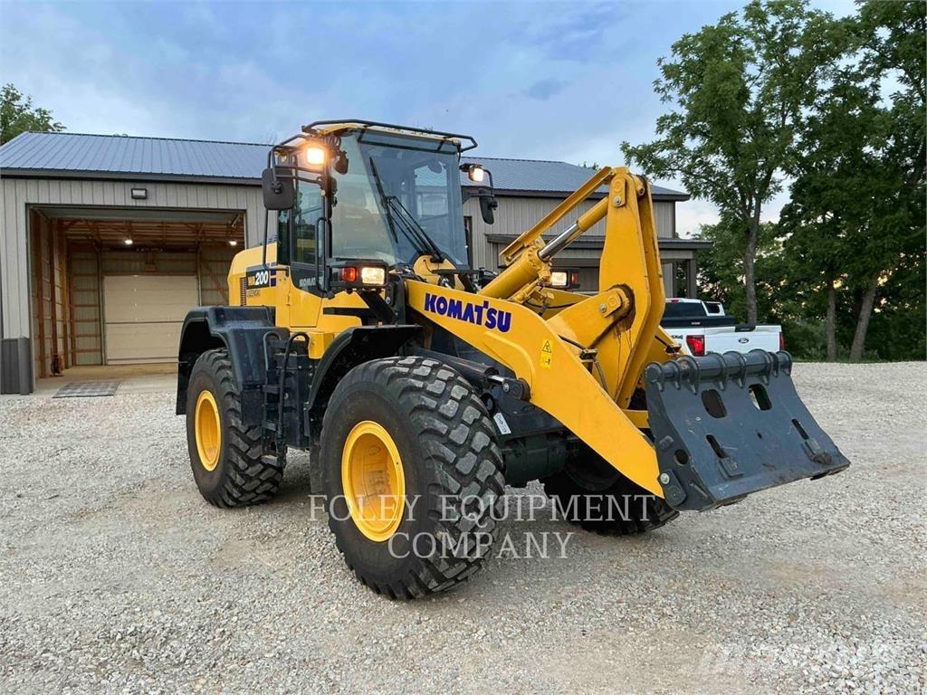 Komatsu WA200-8 Utovarivači na točkove