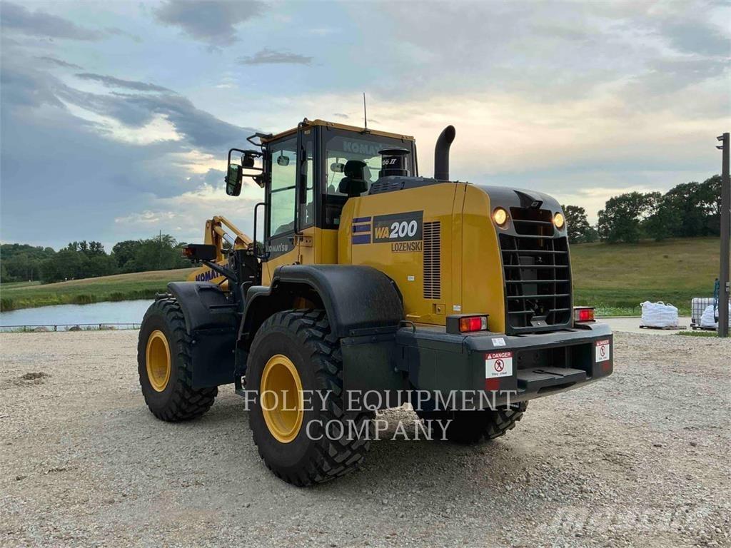 Komatsu WA200-8 Utovarivači na točkove