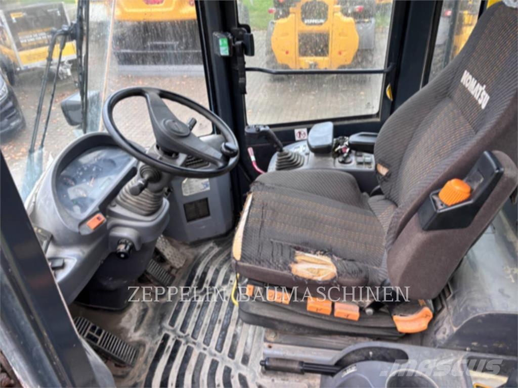 Komatsu WA250 Utovarivači na točkove