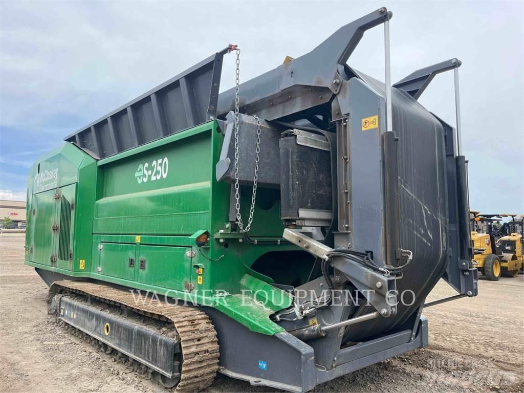 McCloskey ES250 Drobilice