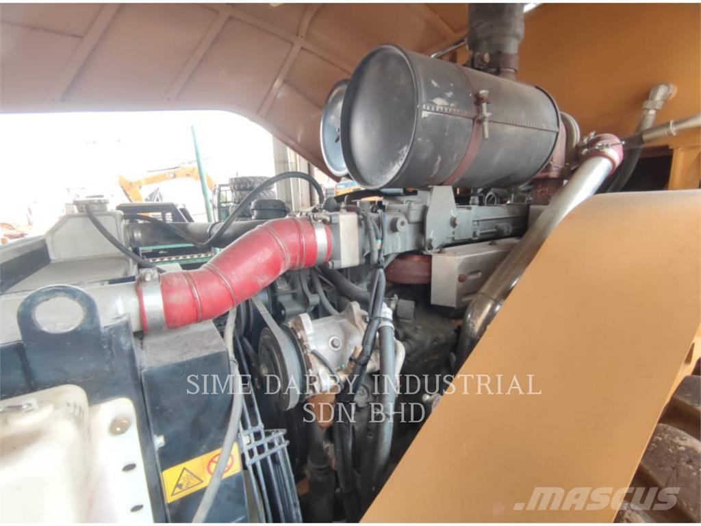 SEM MACHINERY SEM 522 Nabijači zemlje