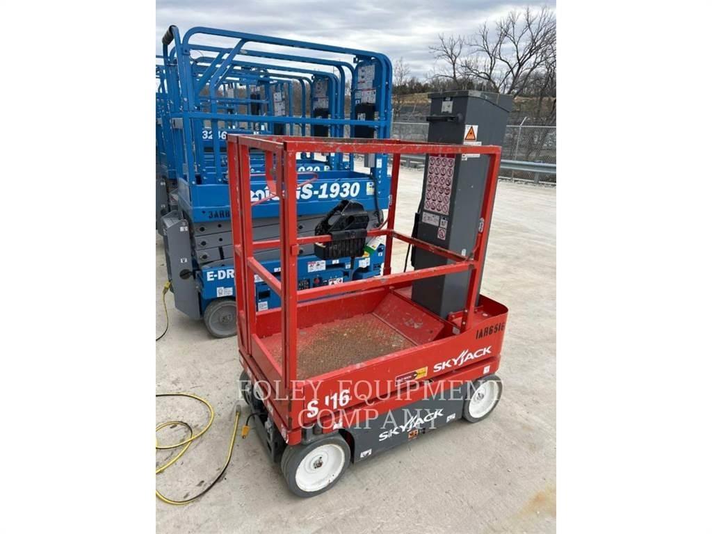 Skyjack (OBSOLETE) SJ16 Makazaste platforme