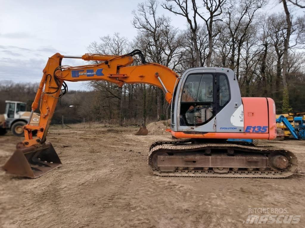 Fiat-Kobelco E 135 Bageri guseničari