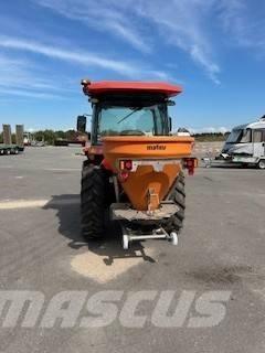 Kubota L2-452 Manji traktori