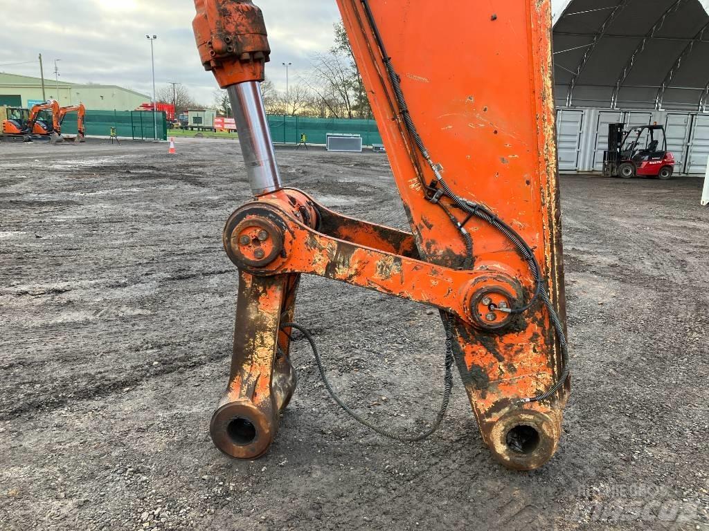 Hitachi ZX670LCH-5B Bageri guseničari