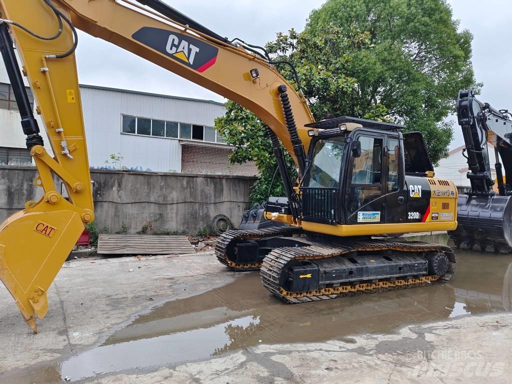 CAT 320 D2 Bageri guseničari