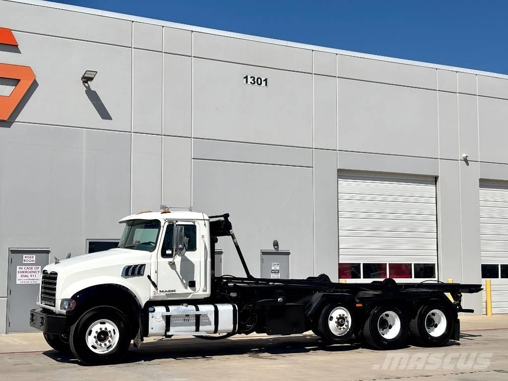 Mack CV 713 Tegljači