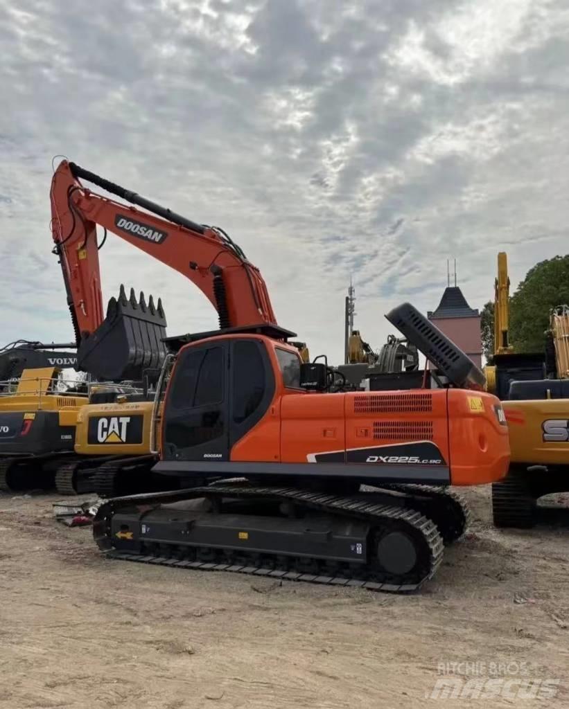 Doosan DX 225 Bageri guseničari