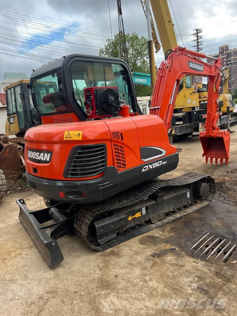 Doosan DX60 Bageri guseničari