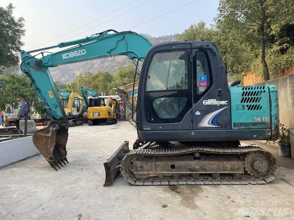 Kobelco SK 75 Bageri guseničari