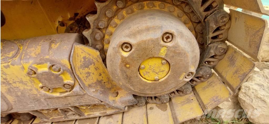 Komatsu D 65 EX-16 Buldožeri guseničari